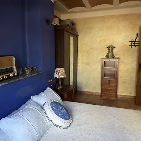 Semesterbostad Villa Monserrat *